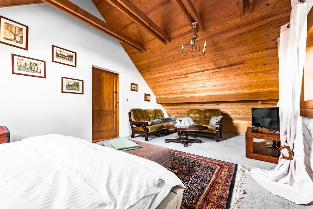Dworek Wiktorowo Budki Petrykowskie Exterior foto